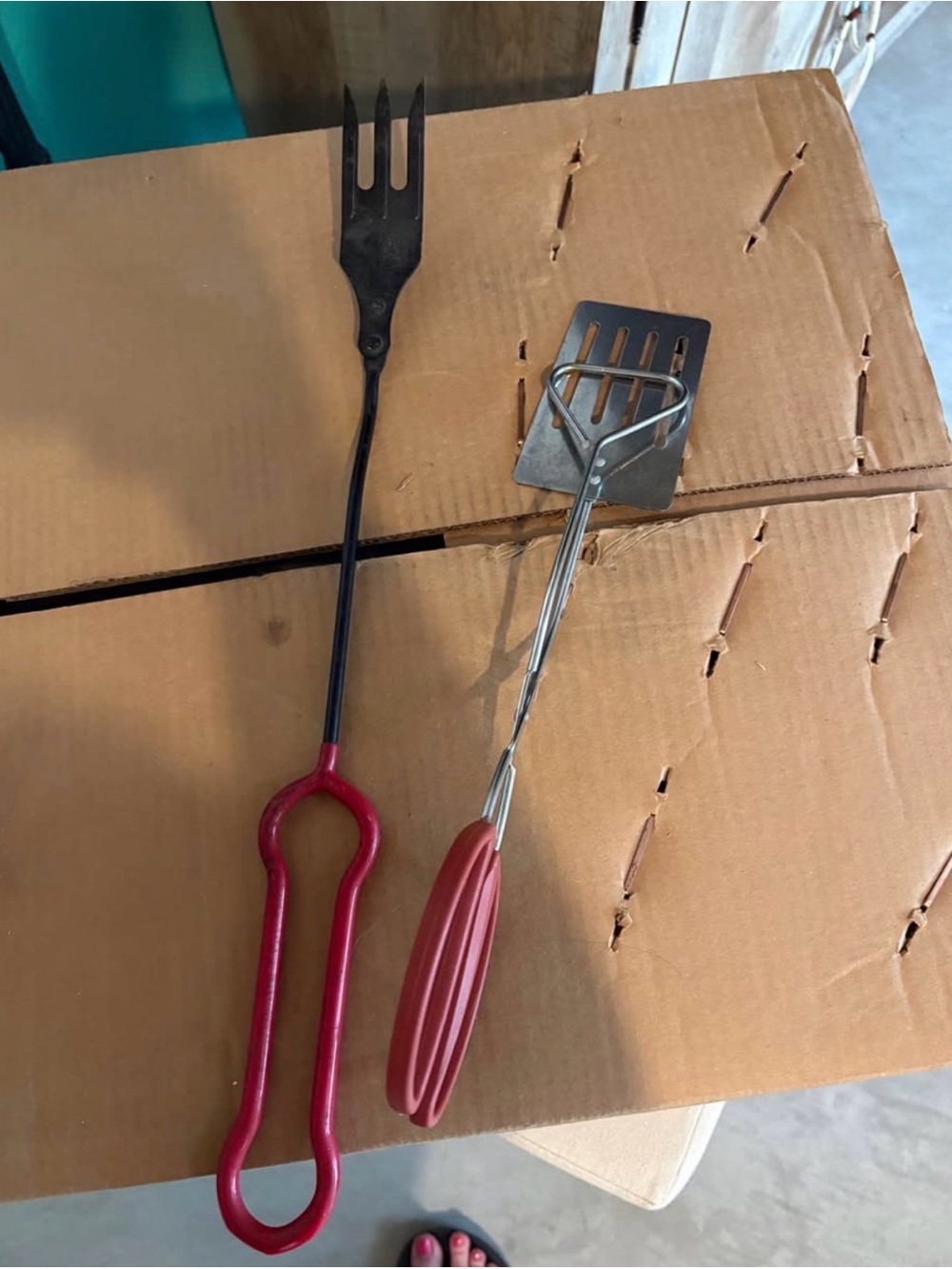 Red BBQ Fork and Spatula Set - Home Kitchen